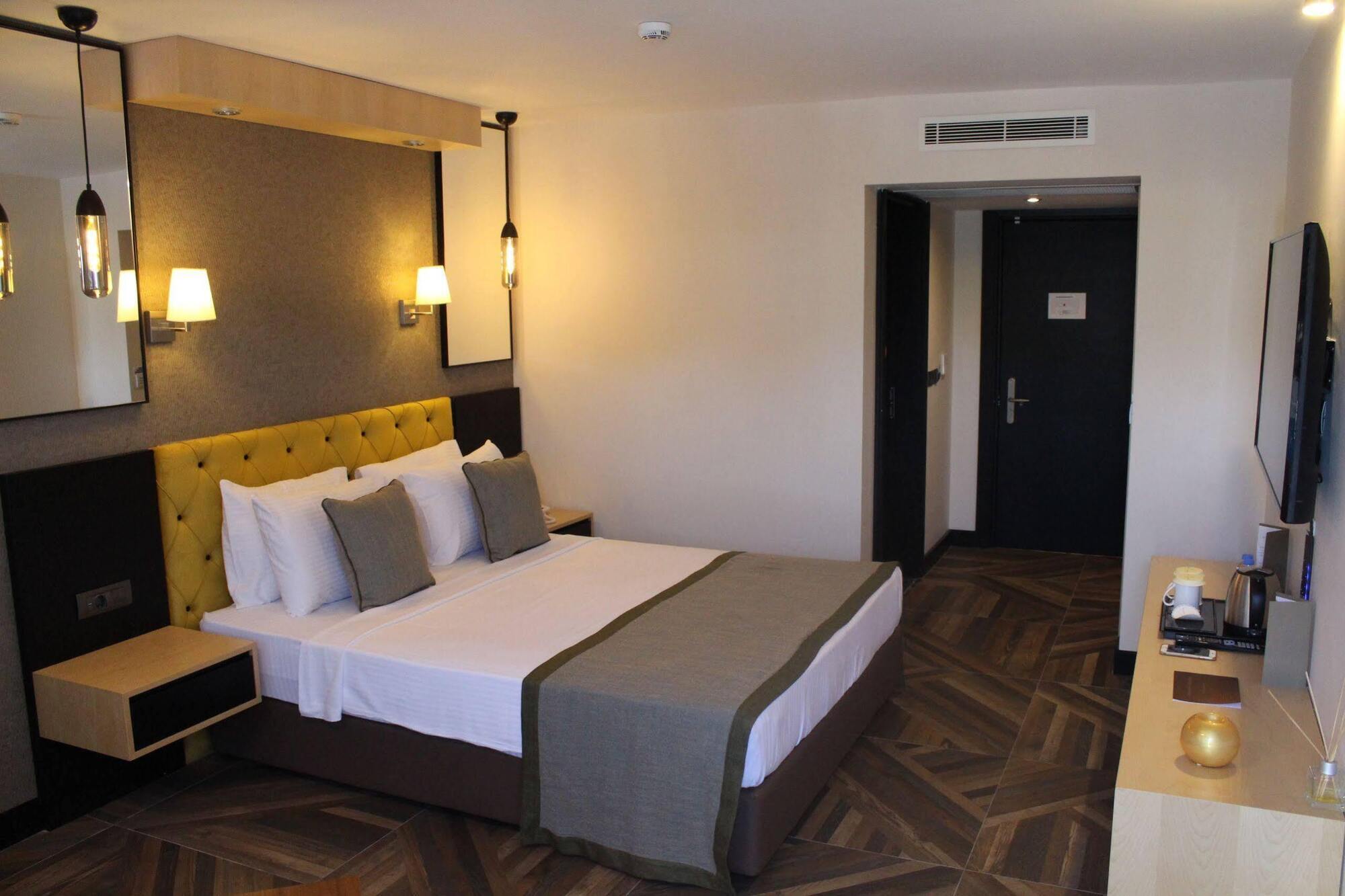 Royal Cesme Hotel (Adults Only) Esmirna Exterior foto