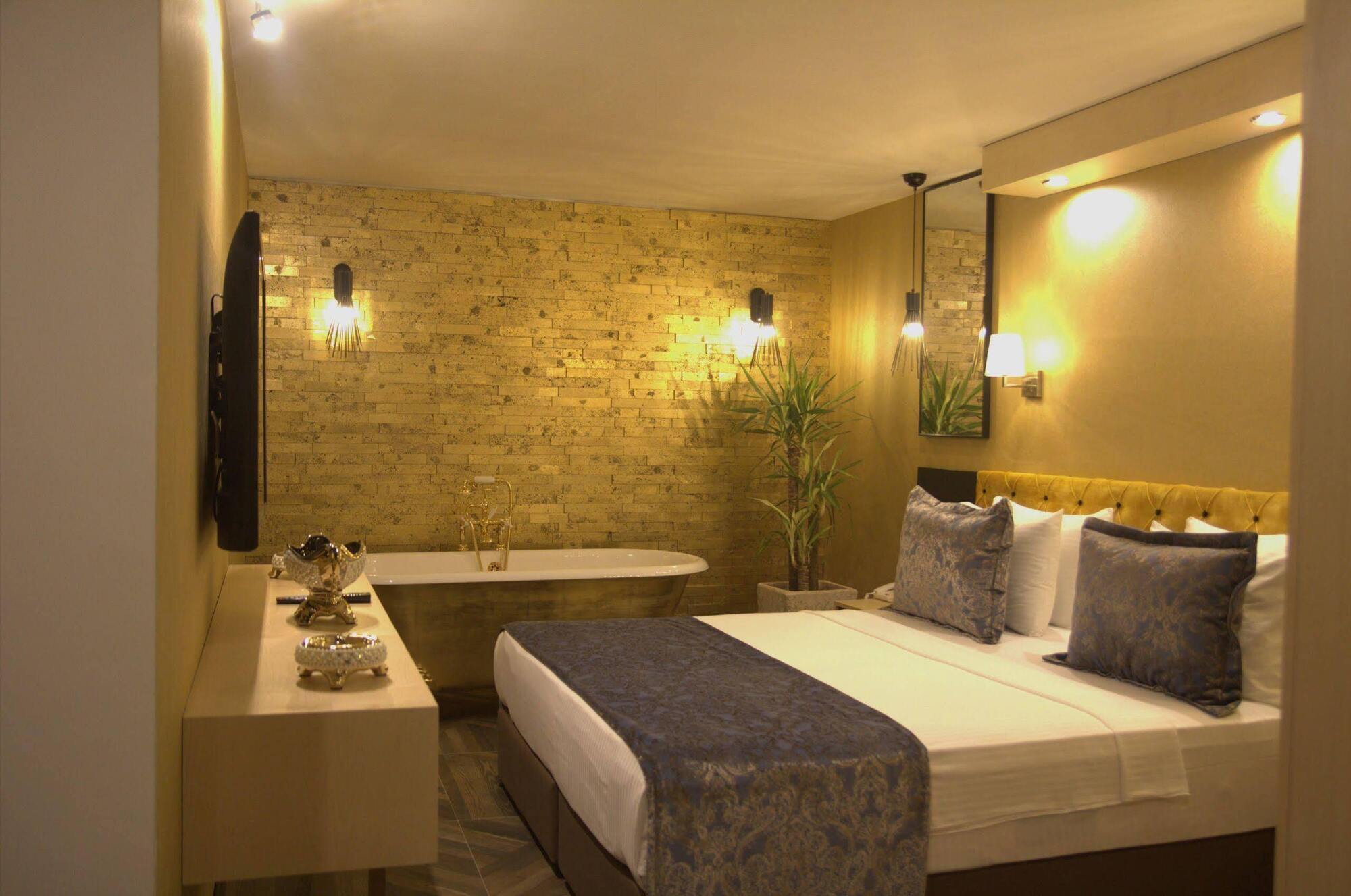 Royal Cesme Hotel (Adults Only) Esmirna Exterior foto